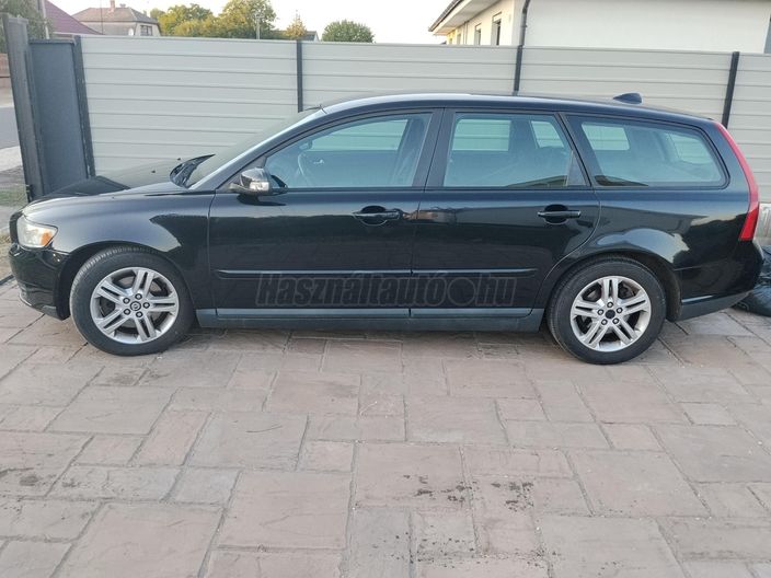 VOLVO V50 2.0 D Summum