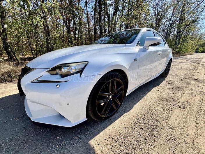 LEXUS IS 300h F-Sport&Safety (Automata)