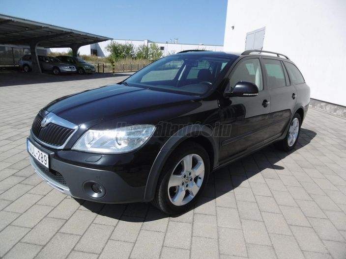 SKODA OCTAVIA Combi Scout 2.0 CR TDI DPF DSG