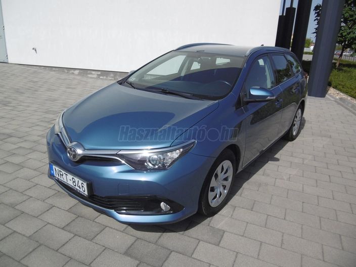 TOYOTA AURIS Touring Sports 1.33 Live Plus