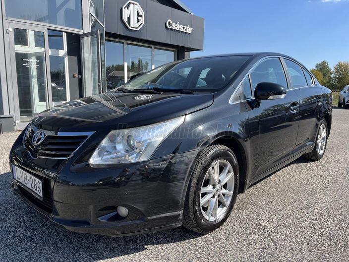 TOYOTA AVENSIS 1.6 Travel