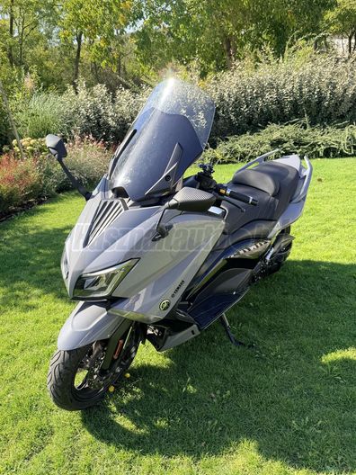YAMAHA TMAX