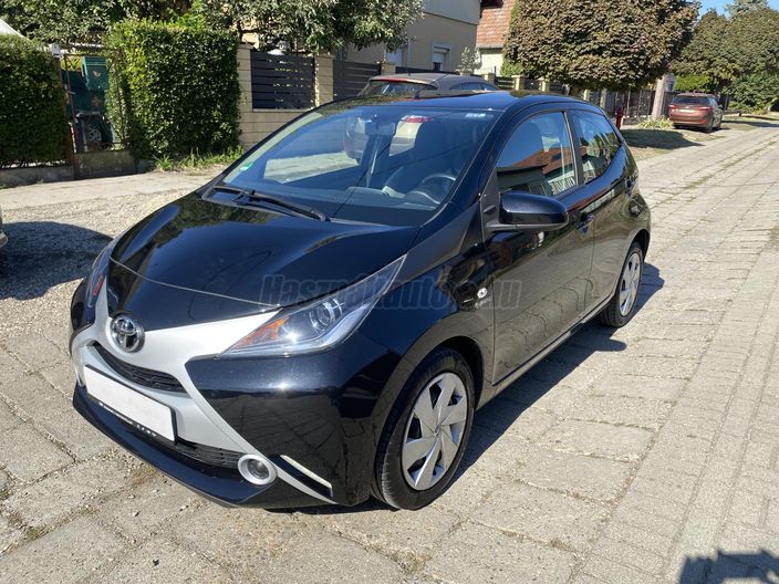 TOYOTA AYGO 1.0 x-cool