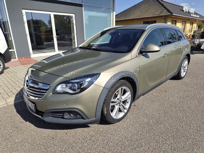OPEL INSIGNIA Sports Tourer 2.0 CDTI COUNTRY Start Stop