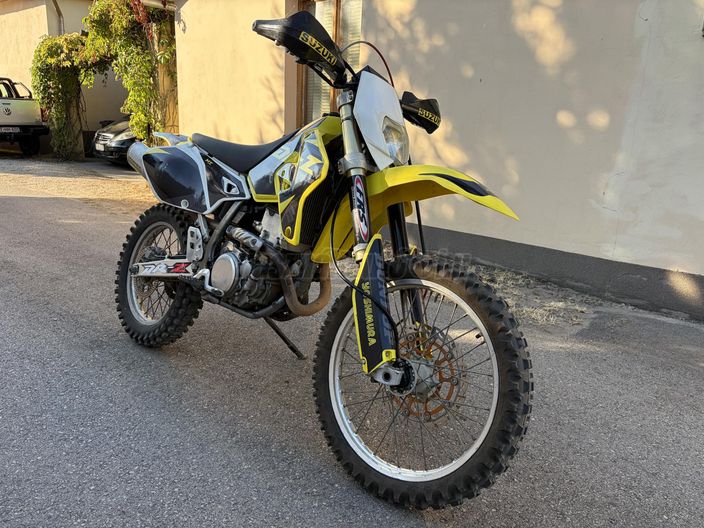 SUZUKI DR-Z 400