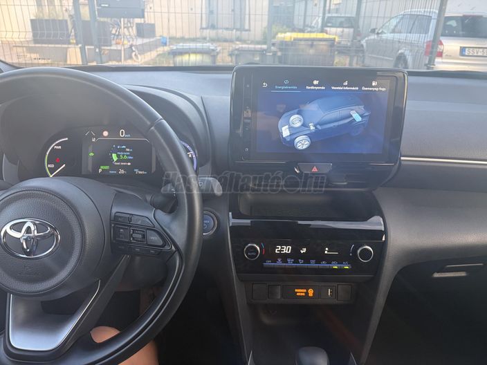 TOYOTA YARIS CROSS 1.5 Hybrid Comfort Style Tech e-CVT