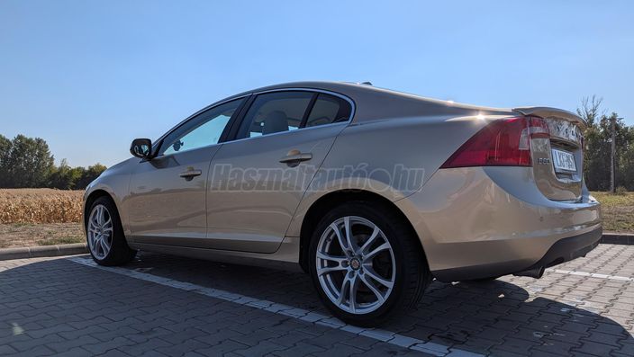VOLVO S60 2.4 D [D5]