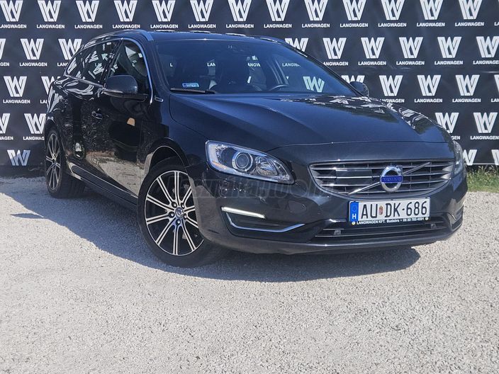 VOLVO V60 2.4 D [D6] PHEV AWD Summum Geartronic