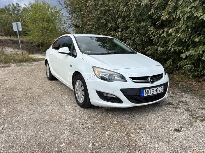 OPEL ASTRA 1.4 Enjoy