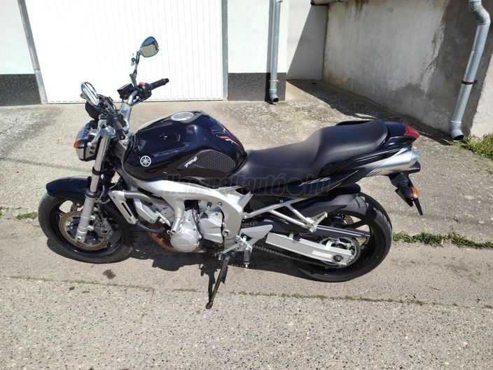 YAMAHA FZ6-N