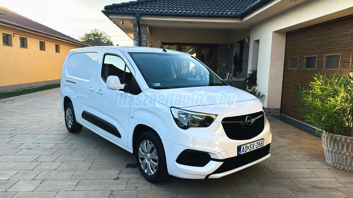 OPEL COMBO Cargo 1.5 DT L2H1 2.4t Cargo Edition (3 személyes )