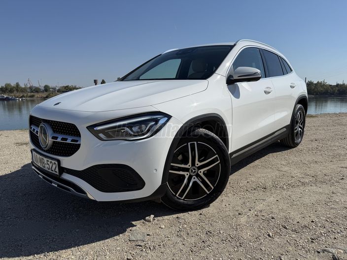 MERCEDES-BENZ GLA-OSZTÁLY GLA 200 d 4Matic Progressive Line 8G-DCT