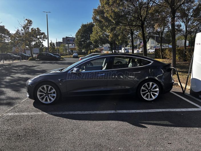 TESLA MODEL 3 Standard Range Plus Aut