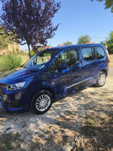 TOYOTA PROACE City Verso 1.2T Combi L1H1 [7 személy]