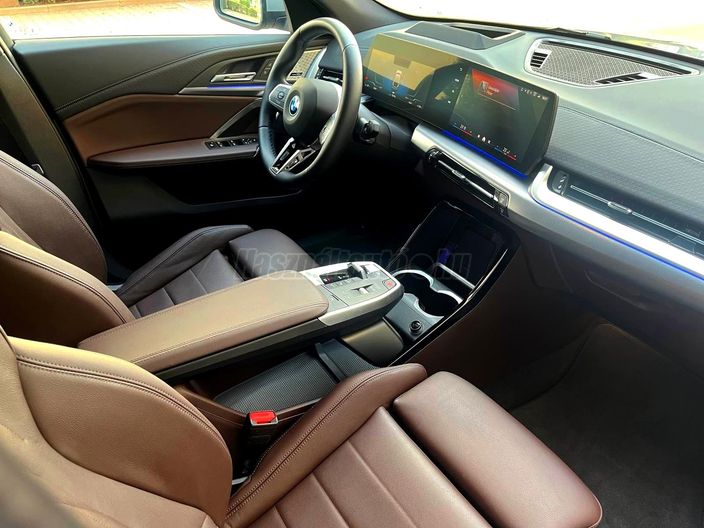 BMW IX2 xDrive 30 64,8kWh