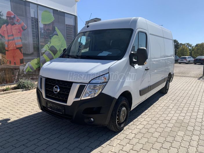 NISSAN NV400