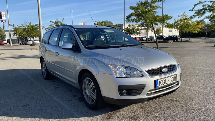 FORD FOCUS 1.6 Ghia