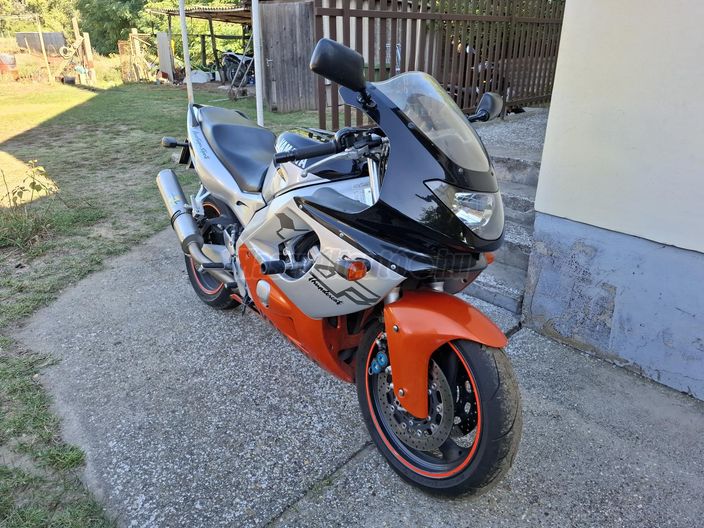 YAMAHA YZF 600 R