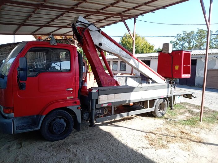 NISSAN CABSTAR