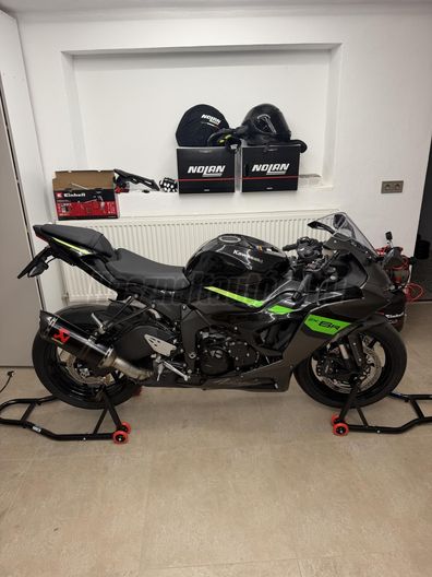 KAWASAKI ZX-6R (NINJA)