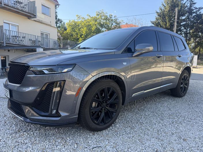 CADILLAC XT6