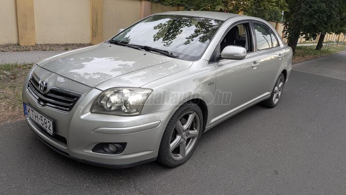 TOYOTA AVENSIS 2.2 D Sol Executive