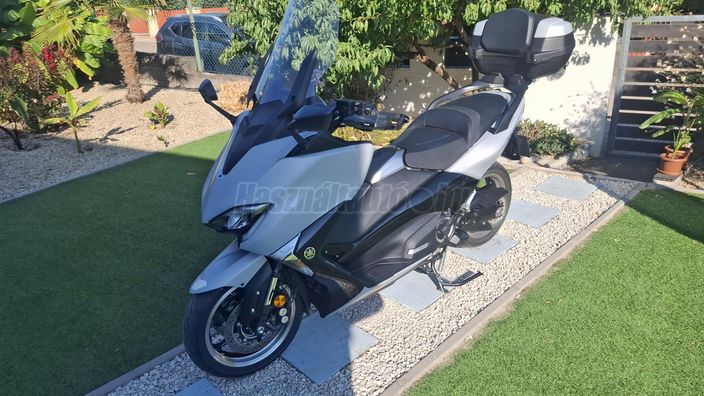 YAMAHA TMAX
