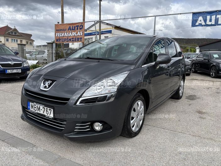 PEUGEOT 5008 1.6 e-HDi Active 2TR