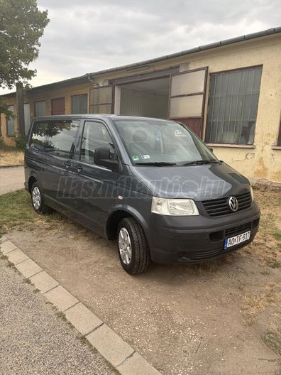 VOLKSWAGEN TRANSPORTER T5 2.5 TDI Caravelle Comfortline