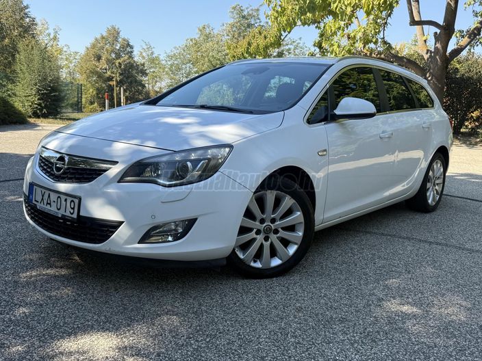 OPEL ASTRA J Sports Tourer 1.7 CDTI Cosmo
