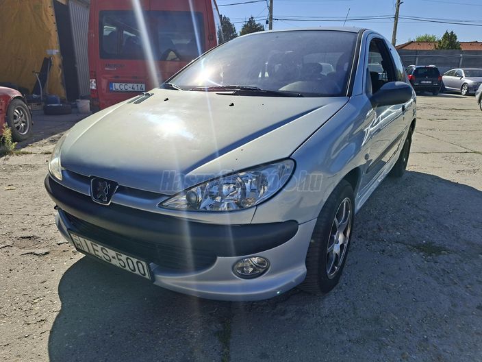 PEUGEOT 206 1.6 XS