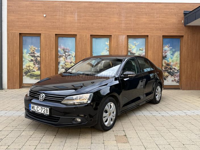VOLKSWAGEN JETTA VI 1.4 TSI Comfortline