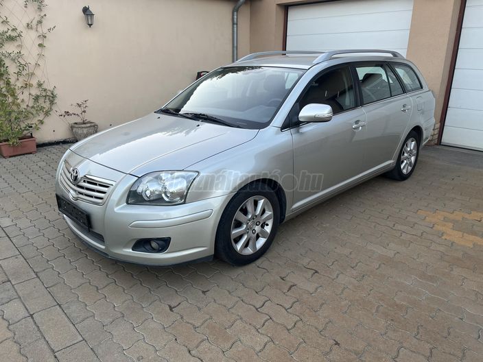 TOYOTA AVENSIS Wagon 2.2 D-4D Executive