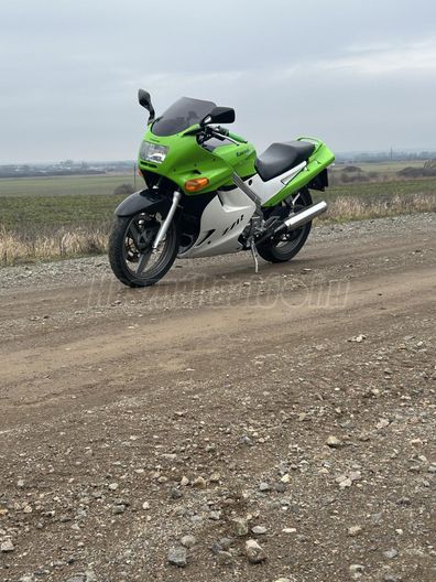 KAWASAKI ZZR 250
