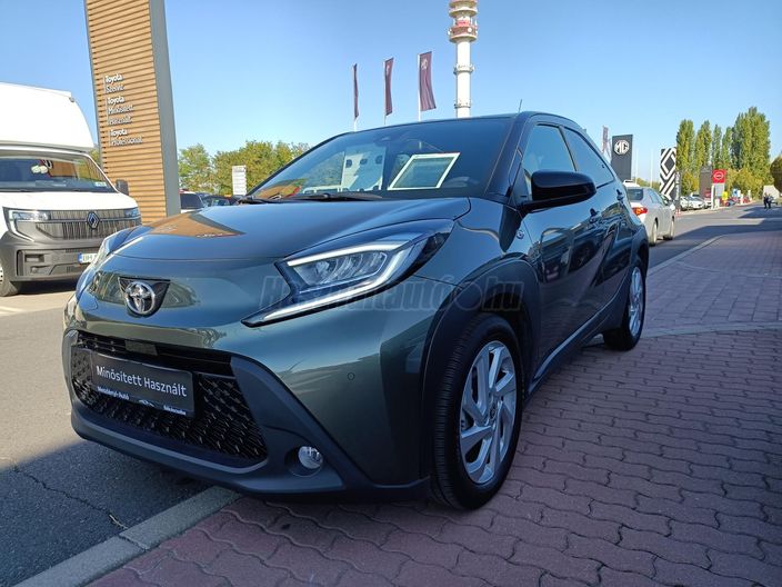 TOYOTA AYGO X 1.0 VVT-i Style Tech CVT