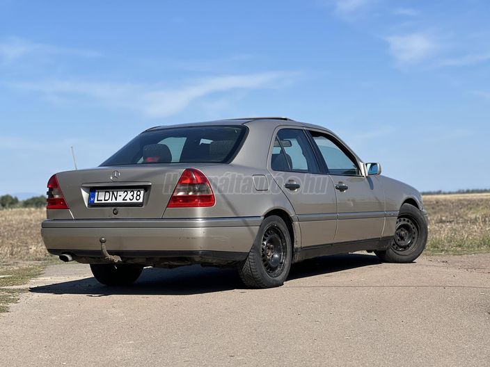 MERCEDES-BENZ C 250 D Elegance