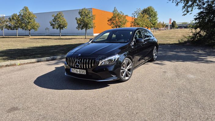 MERCEDES-BENZ CLA 200 Urban