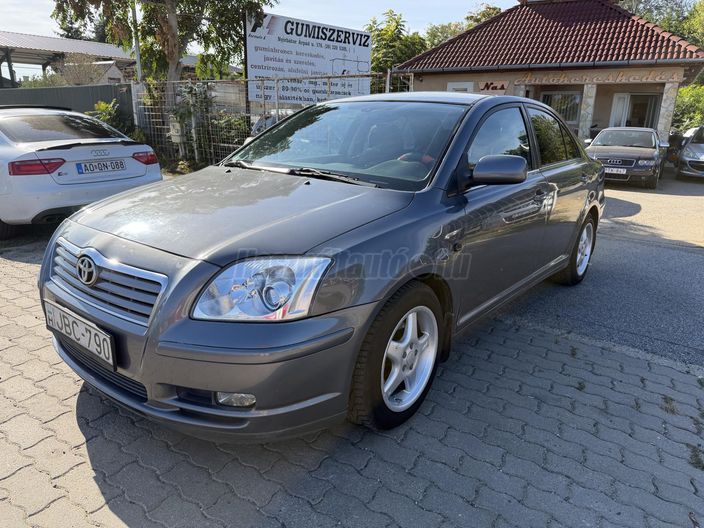 TOYOTA AVENSIS 1.8 Linea Sol