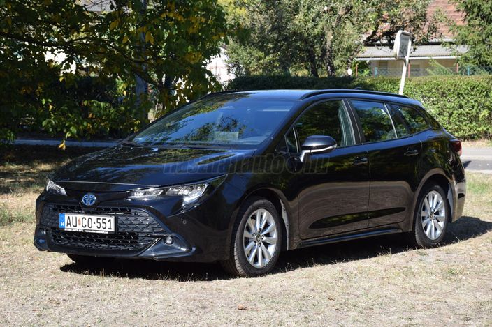 TOYOTA COROLLA Touring Sports 1.8 Hybrid Comfort Style Tech e-CVT