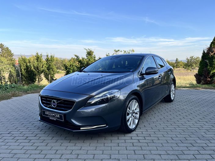 VOLVO V40 2.0 D [D3] Summum Geartronic