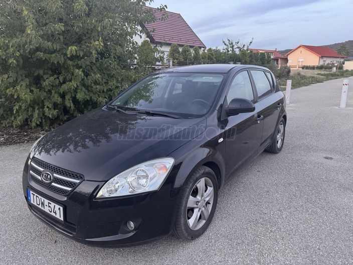 KIA CEE'D 1.6 EX