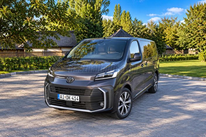 TOYOTA PROACE 2.0 D-4D Business Comfort - L2H1 (9 személyes )