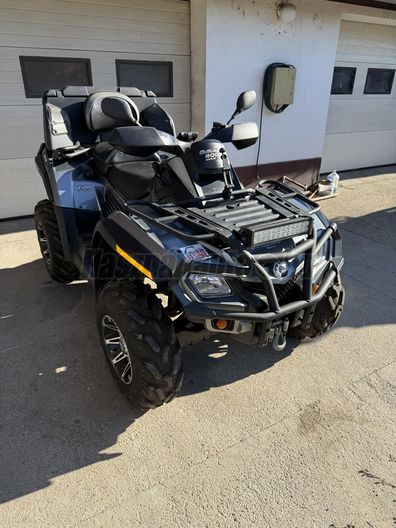 CAN-AM OUTLANDER 800