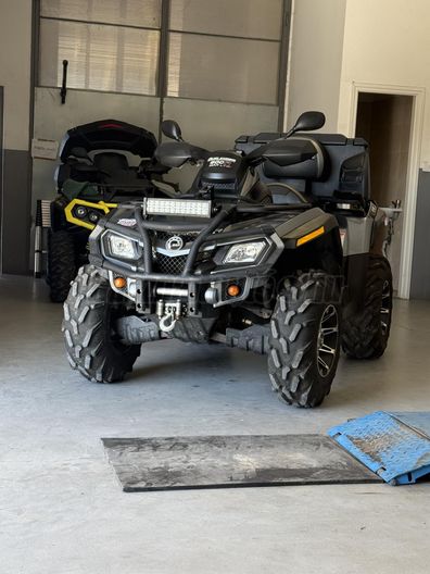 CAN-AM OUTLANDER 800