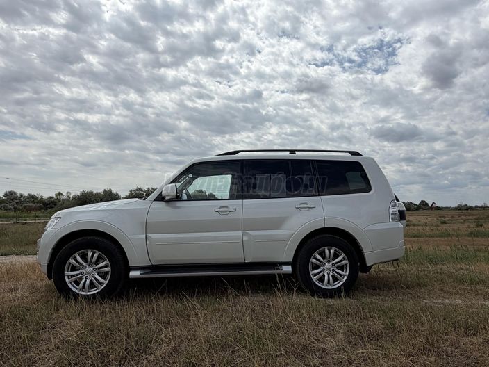 MITSUBISHI PAJERO 3.2 DI-D Instyle Navi (Automata)