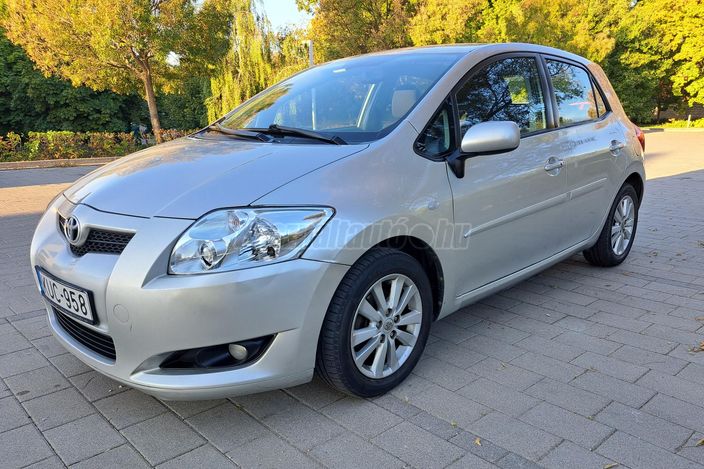 TOYOTA AURIS 1.6 Sol