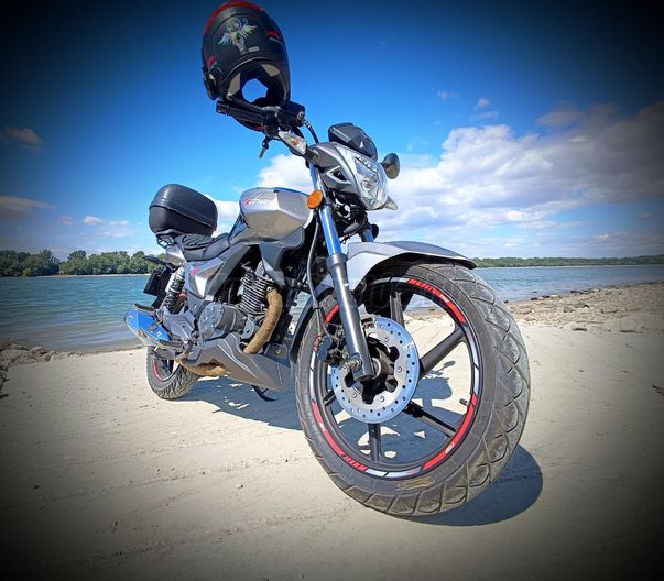 KEEWAY RKS 125