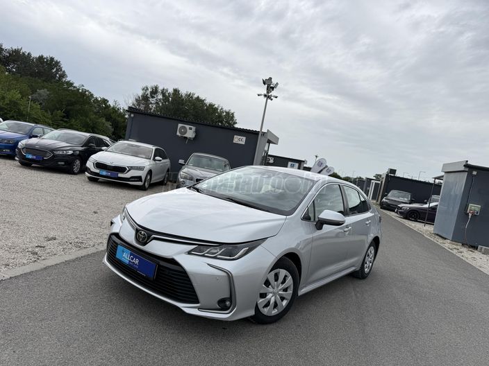 TOYOTA COROLLA Sedan 1.6 Comfort Tech