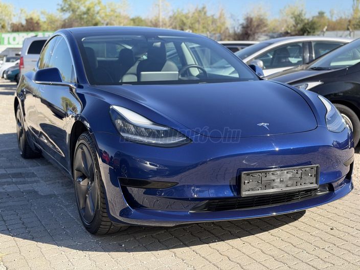 TESLA MODEL 3 Standard Range Plus Aut