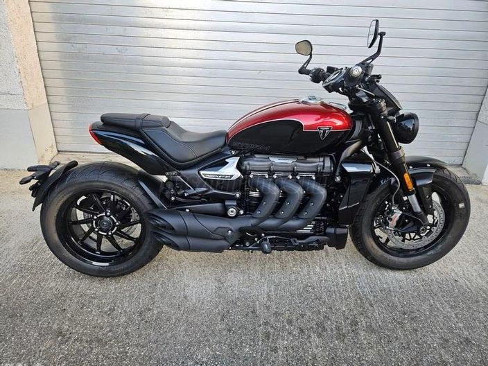 TRIUMPH ROCKET